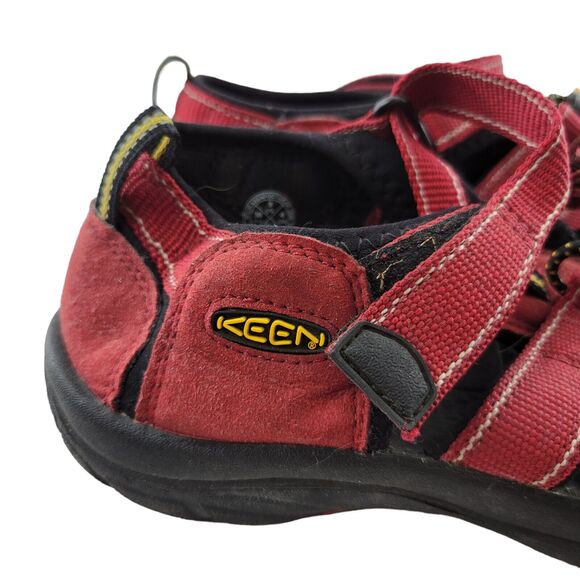 Keen Kids Sport Sandals Size 5 Newport Red Waterproof Closed‎ Toe Outdoor Hiking - Picture 2 of 8
